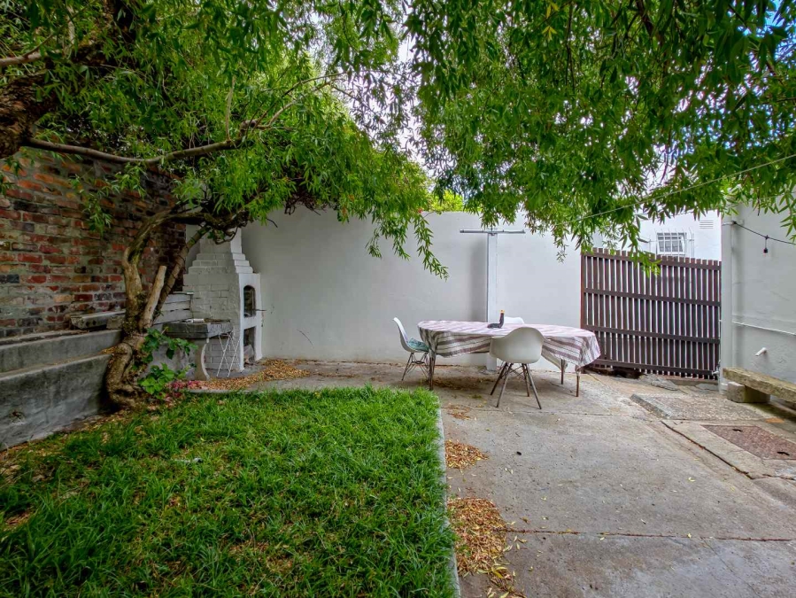 To Let 2 Bedroom Property for Rent in Vredehoek Western Cape